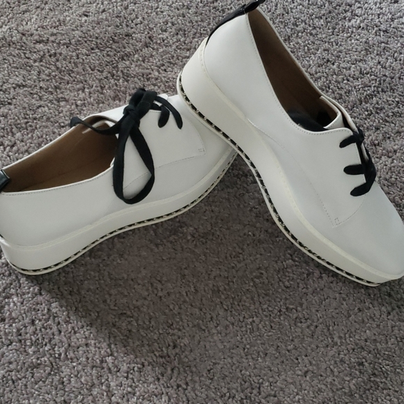 Karl Lagerfeld - Picture 4 of 7